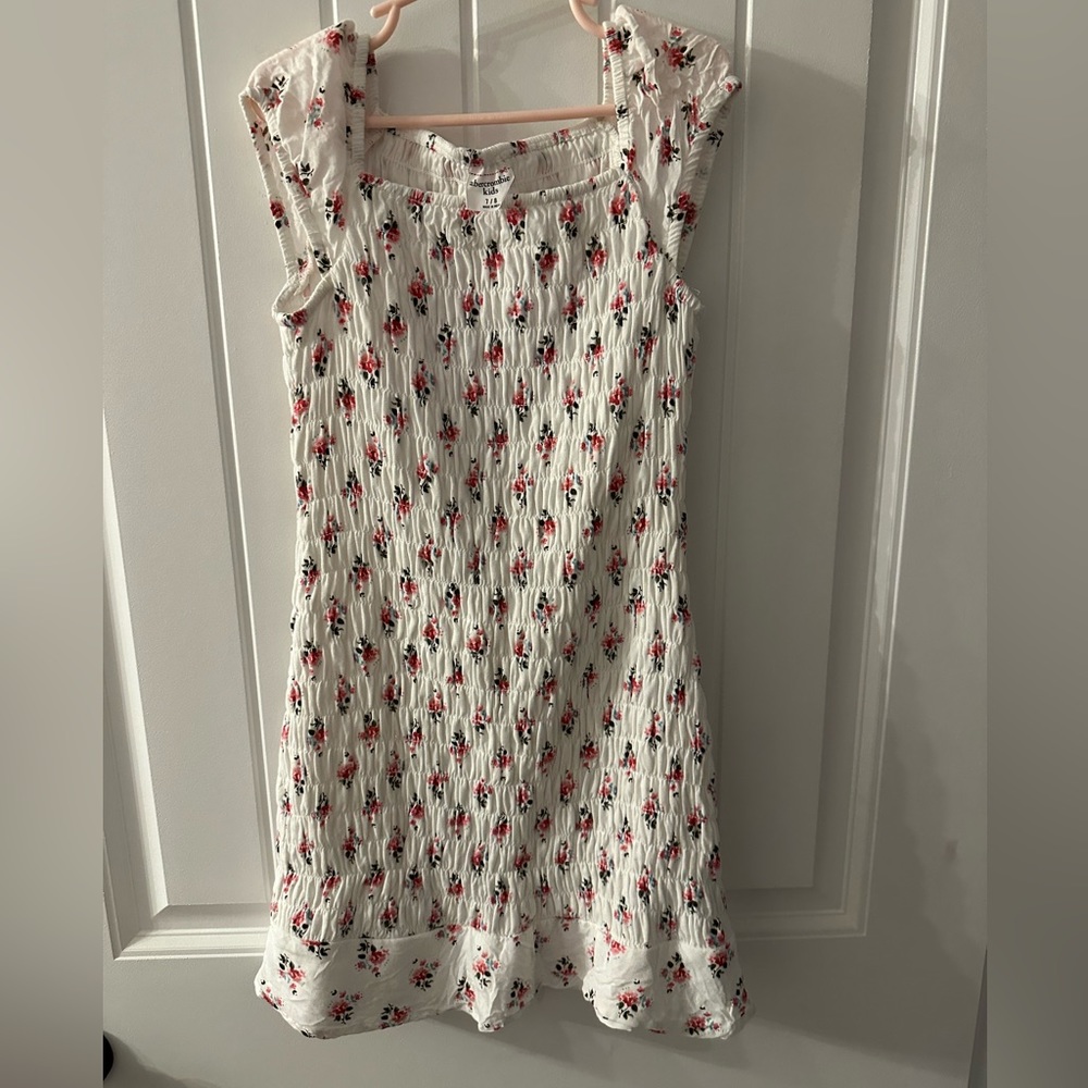 Girl’s dress